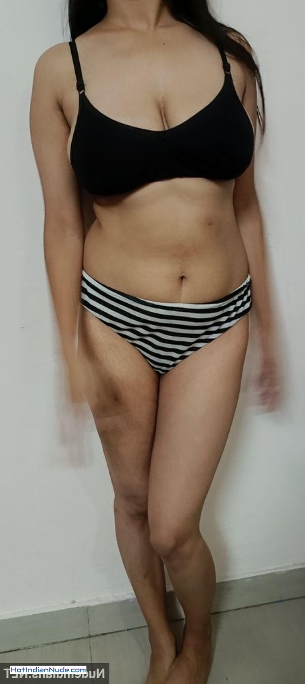 real moms nude photos ki nangi pics aur hot gallery - Naked mallu bhabhi romantic sex photos with husbands viral 805