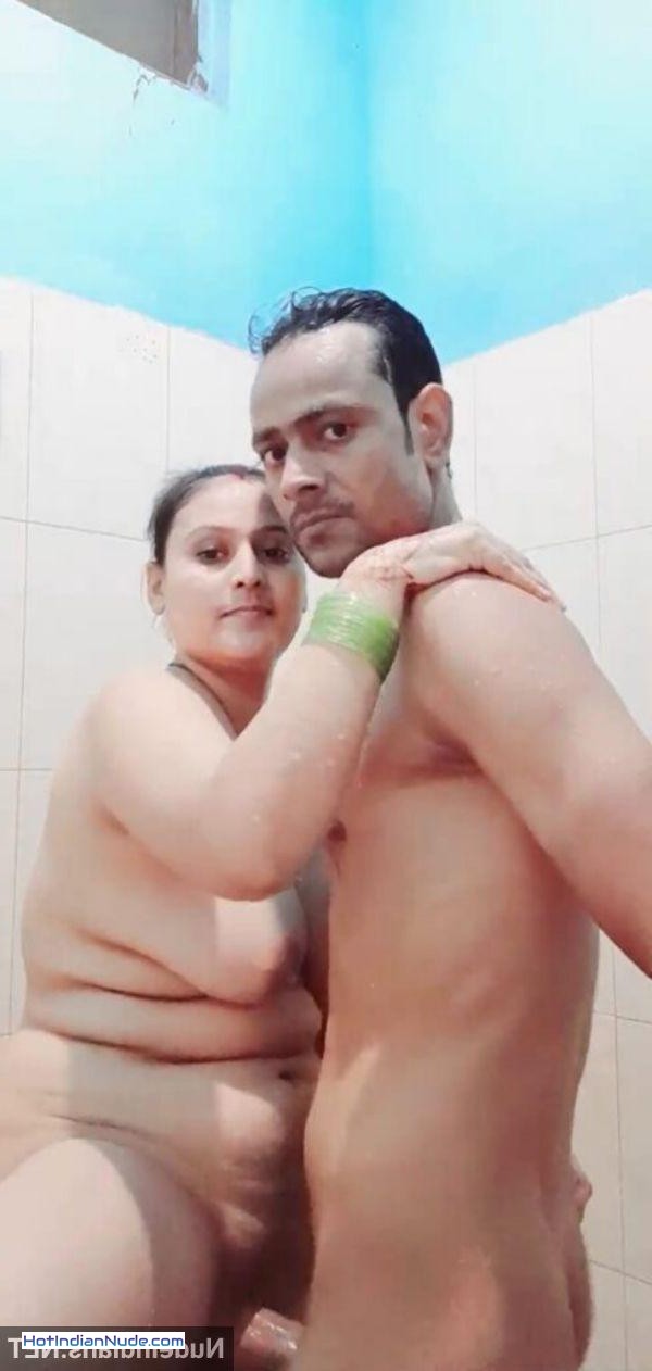 real moms nude photos ki nangi pics aur hot gallery - Naked mallu bhabhi romantic sex photos with husbands viral 805