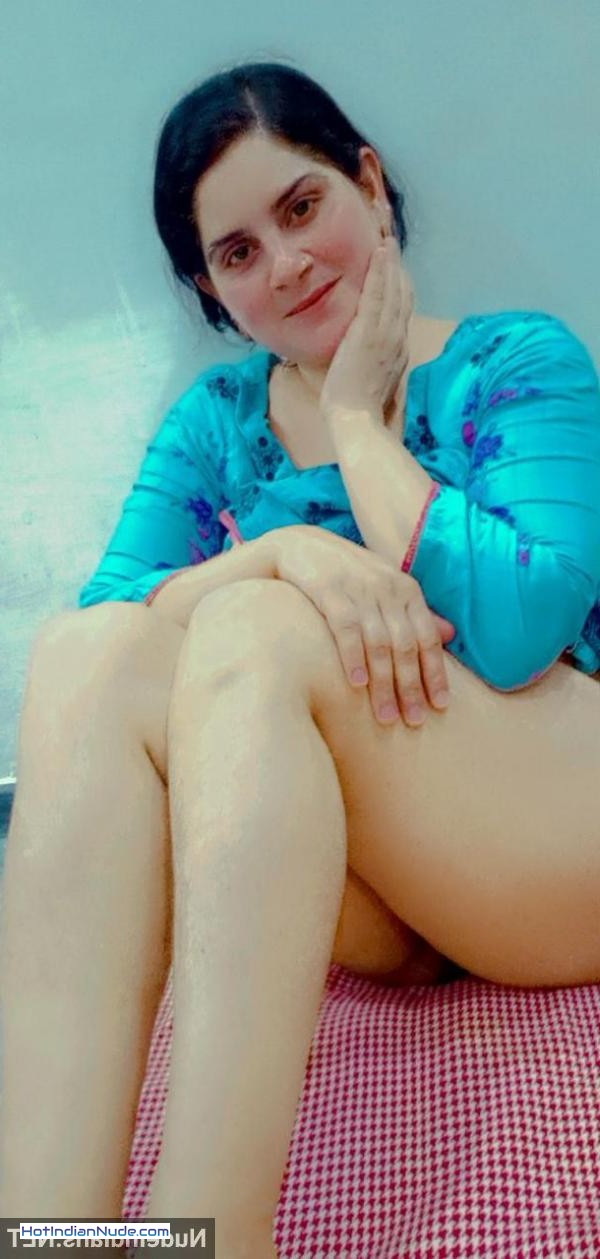 Mast sexy images of pussy ki gallery: Gori Muslim bhabhi showing tight