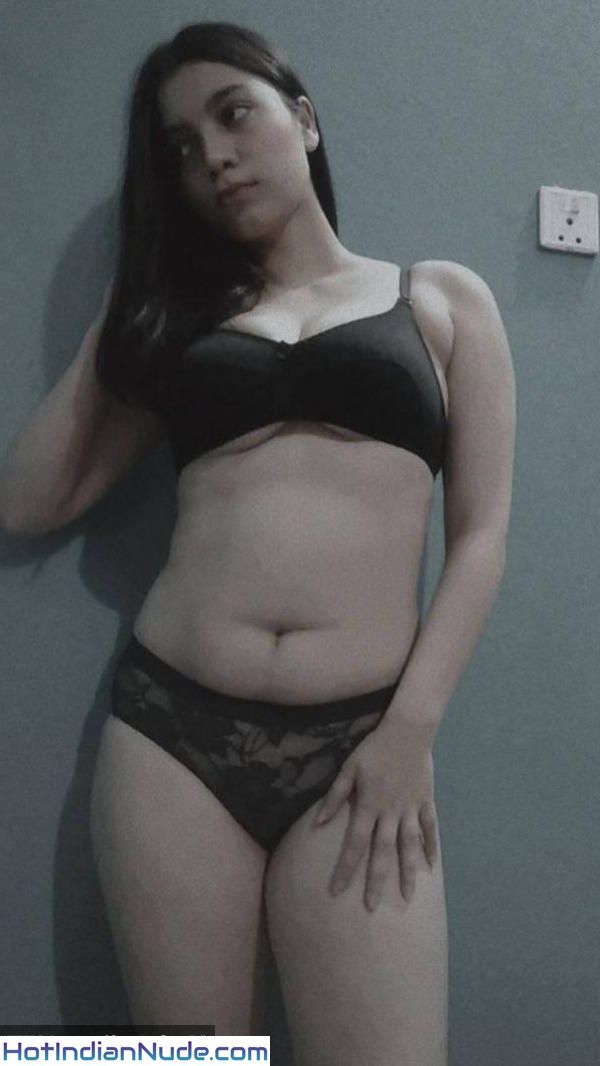 18 Dilli Ki Naked Selfie Pics