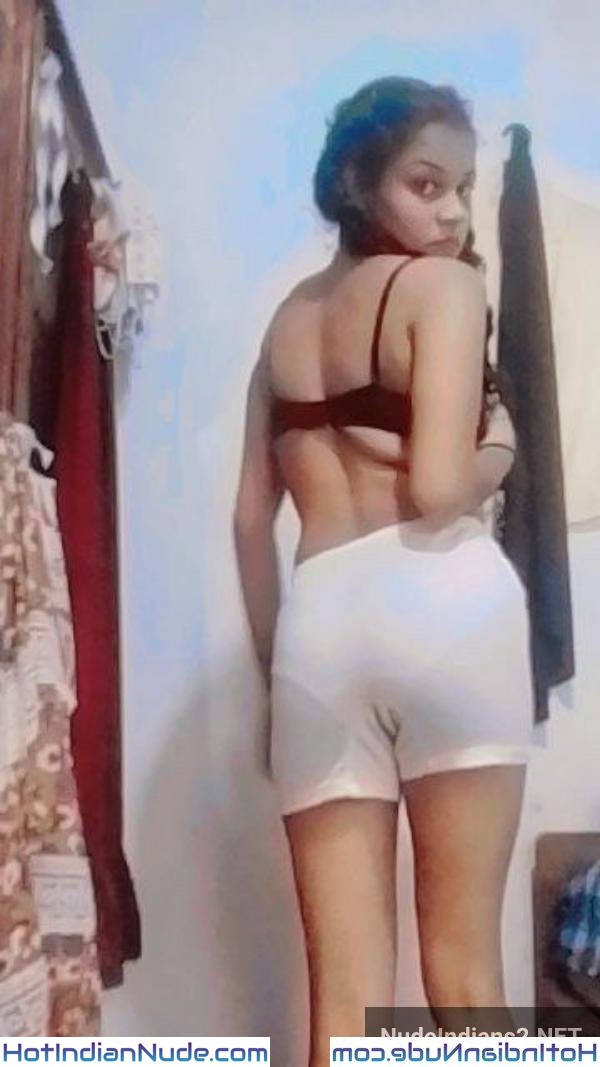 18+ Kochi mallu teen porn photos flashing bade chuchi aur gaand