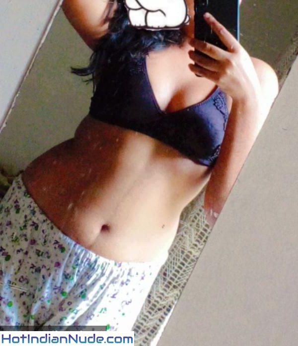 Hot bhabhi nude pic