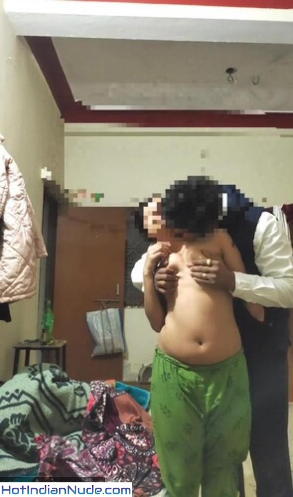 Akeli Bhabhi Ki Dost Ke Saath Masti - XXX Saree Photos