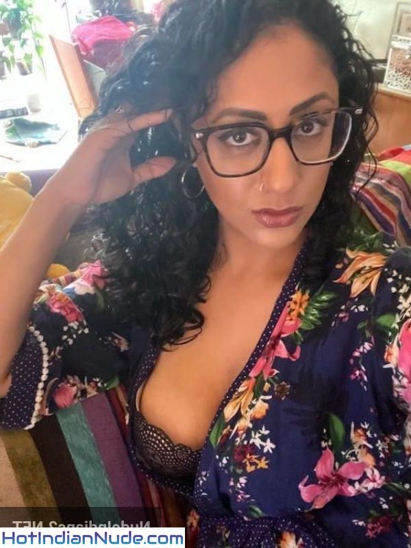 Aunty Anisha Kapoor Indian Couple Images
