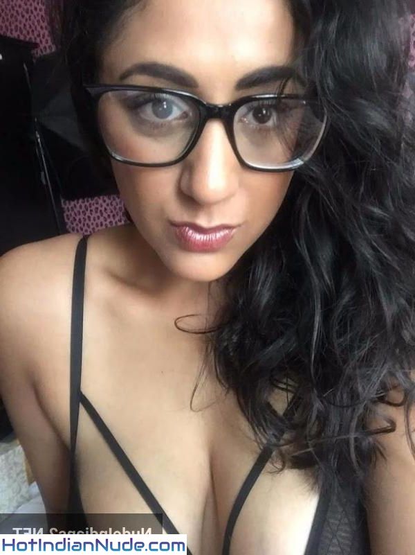 Aunty Anisha Kapoor Nude Women Ass Pics