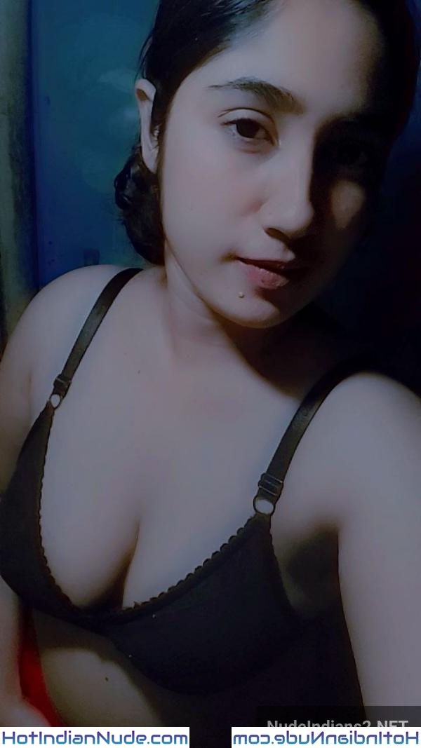 Bengali Ladki Priyanka Wife Nude Home