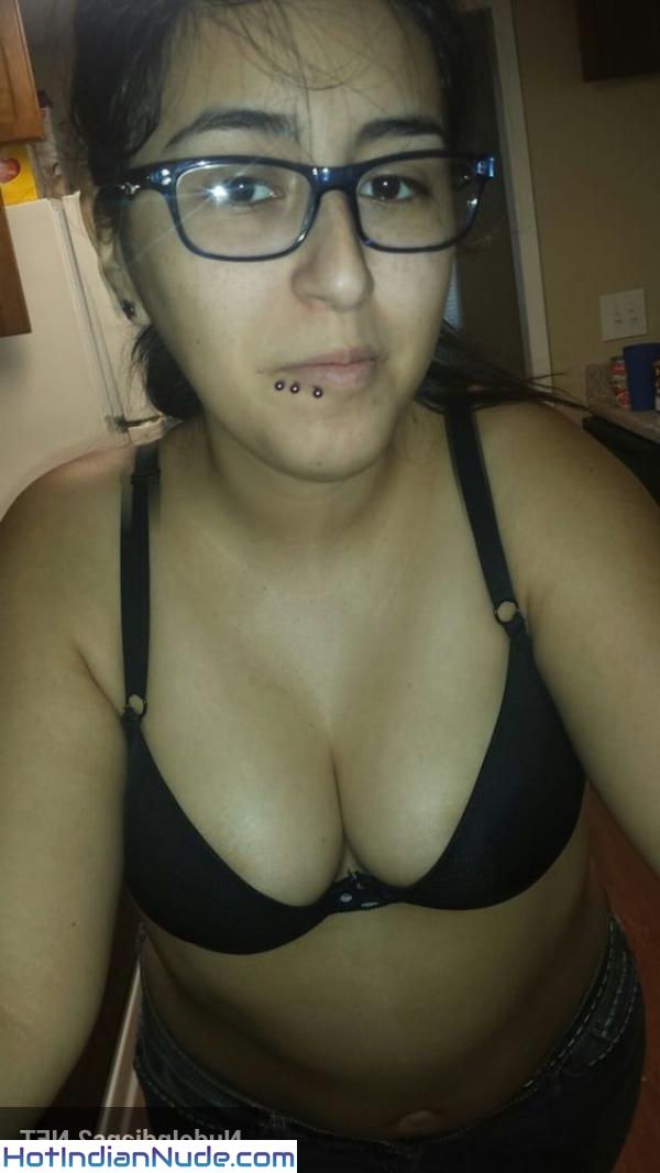 British Indian Nri Hot Babe Nude Selfie