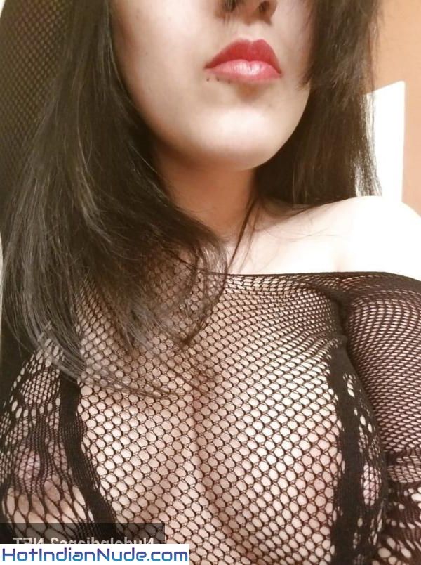 British Indian Nri Hot Female Nude Selfies