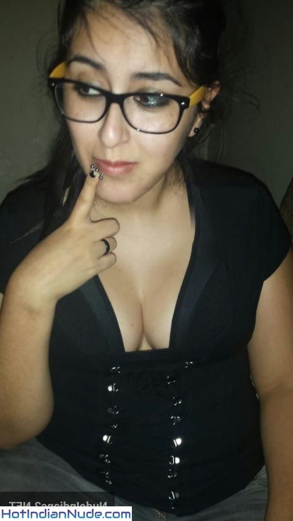 British Indian Nri Tamil Mallu Aunty Photo