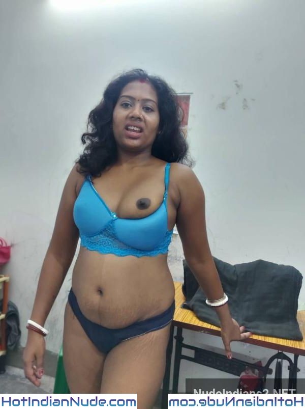 Bumbai Tamil Mami Gf Nude Selfie