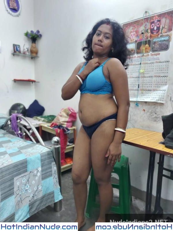 Bumbai Tamil Mami Nude Married Woman