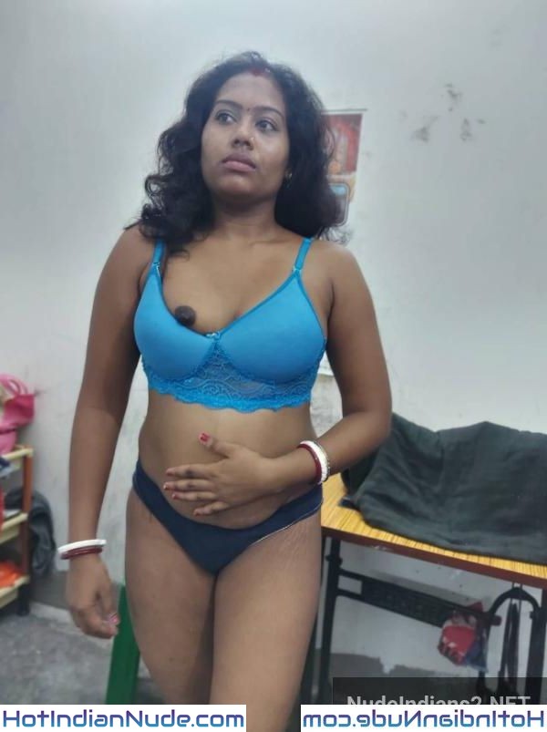 Bumbai Tamil Mami Naked Teen Selfie