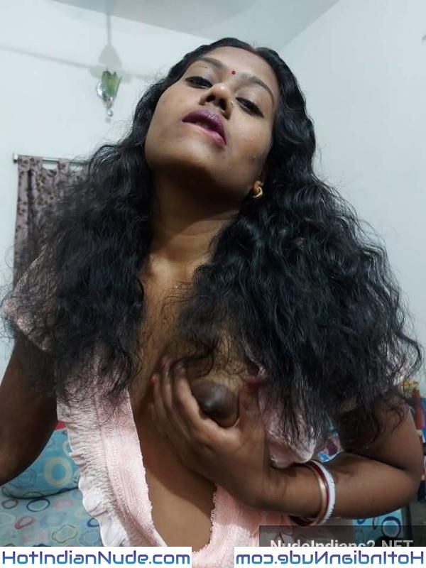Bumbai Tamil Mami Leaked Nudes Snap