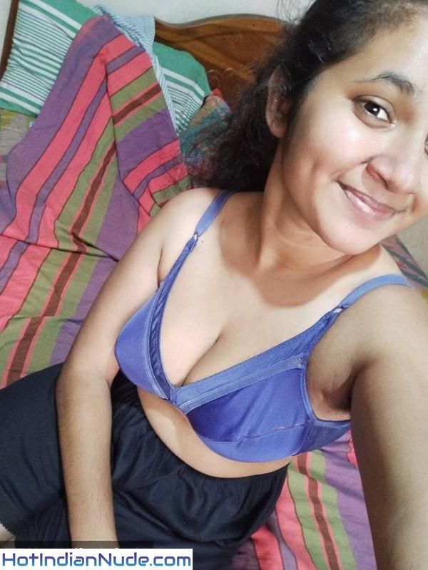 Cousin Priya Nangi Babes Flashing Boobs