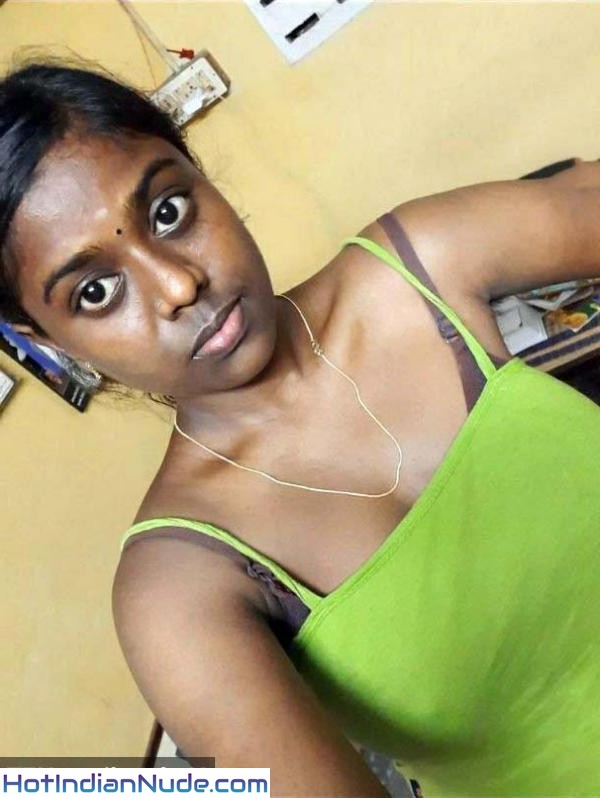 Dark Mallu GF Ki Nude Desi Girl Pics - Hot Bra Selfies