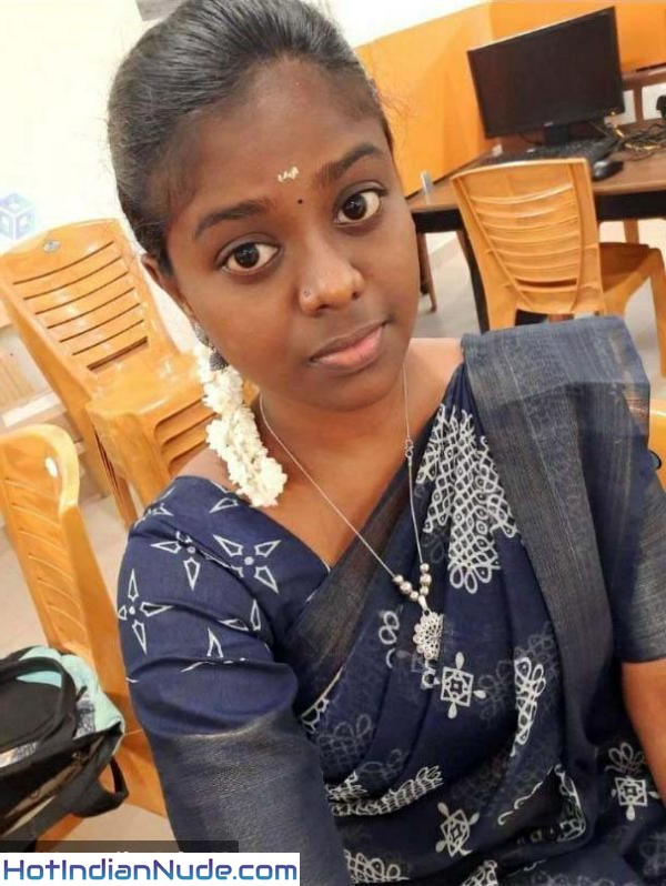 Dark Mallu GF Ki Nude Desi Girl Pics - Hot Bra Selfies