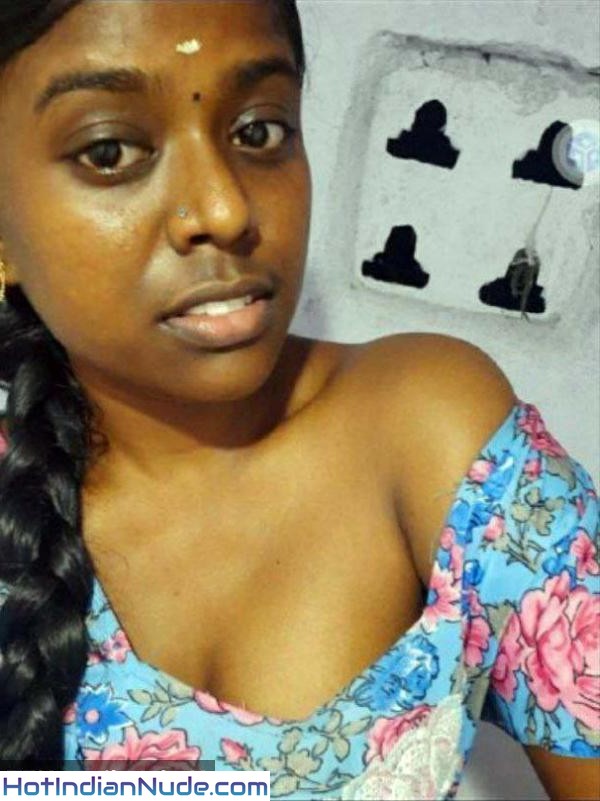 Dark Mallu GF Ki Nude Desi Girl Pics - Hot Bra Selfies