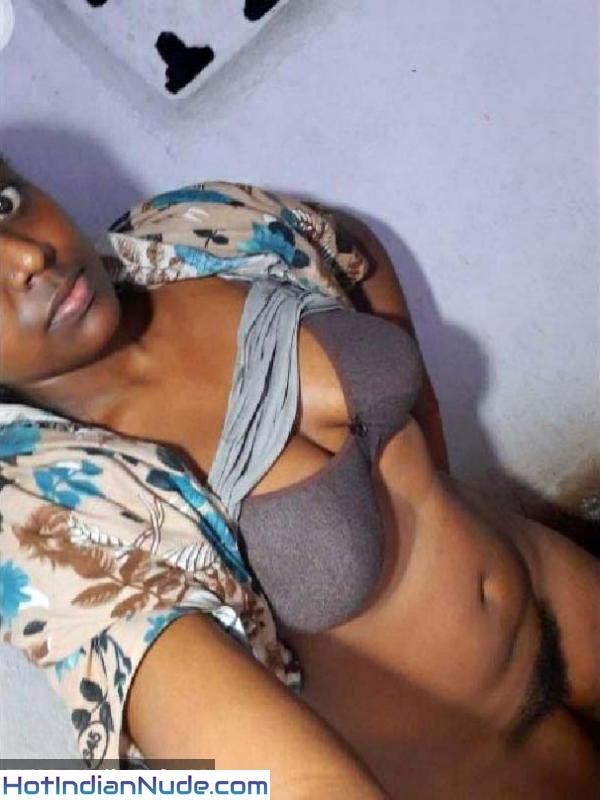 Dark Mallu GF Ki Nude Desi Girl Pics - Hot Bra Selfies