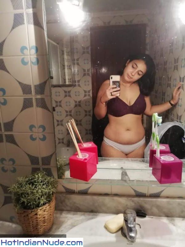 Desi girl nude dance