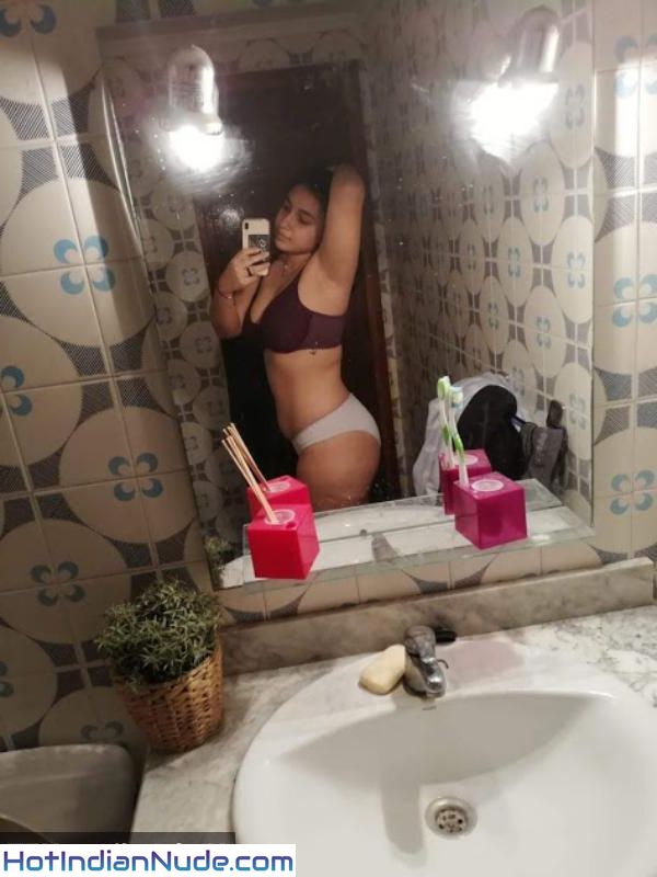 Indian nude girl pic