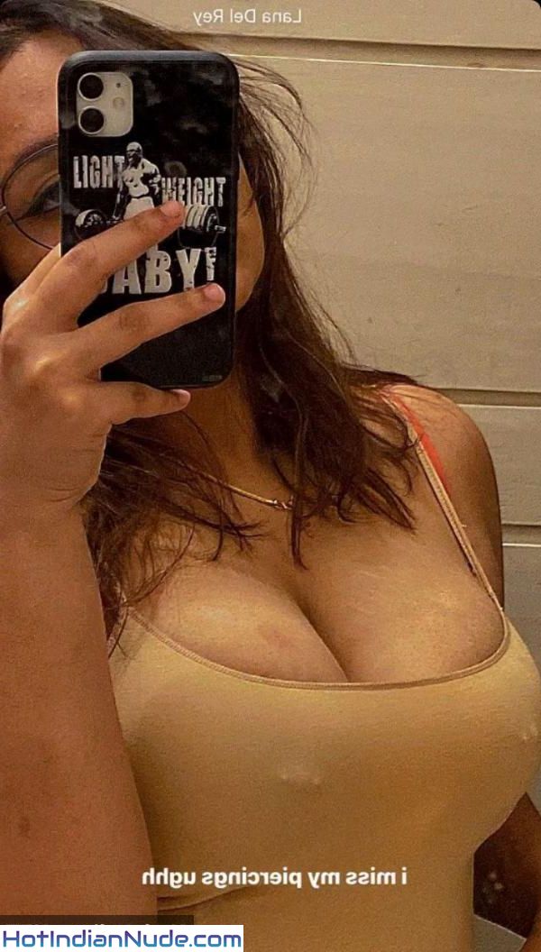 Desi leaked pics
