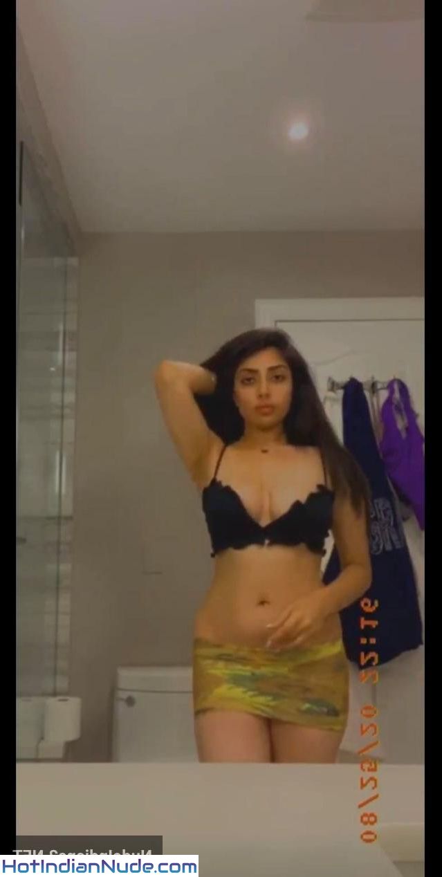 Desi Nangi Model Girltits