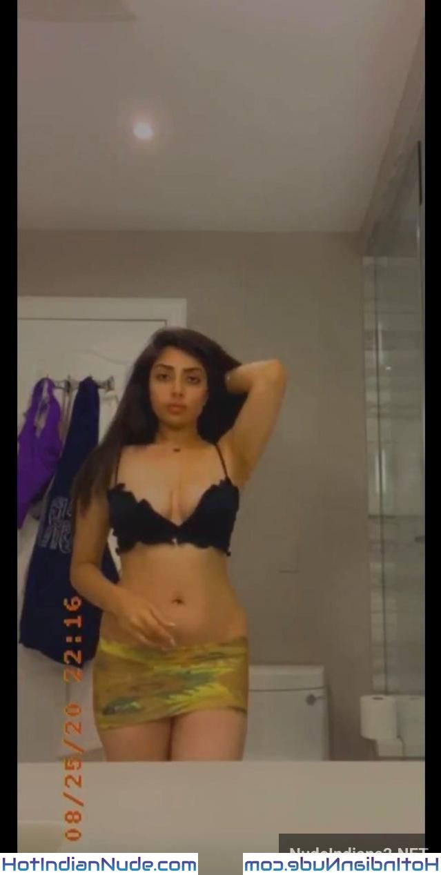 Desi Nangi Model Girltits