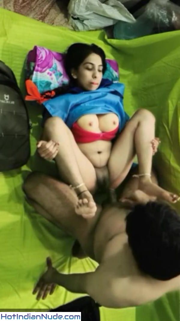 Desi girl nude pictures