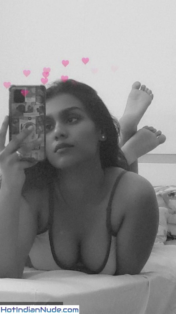 Desi Slim Girl Bhabhi Sex Pic