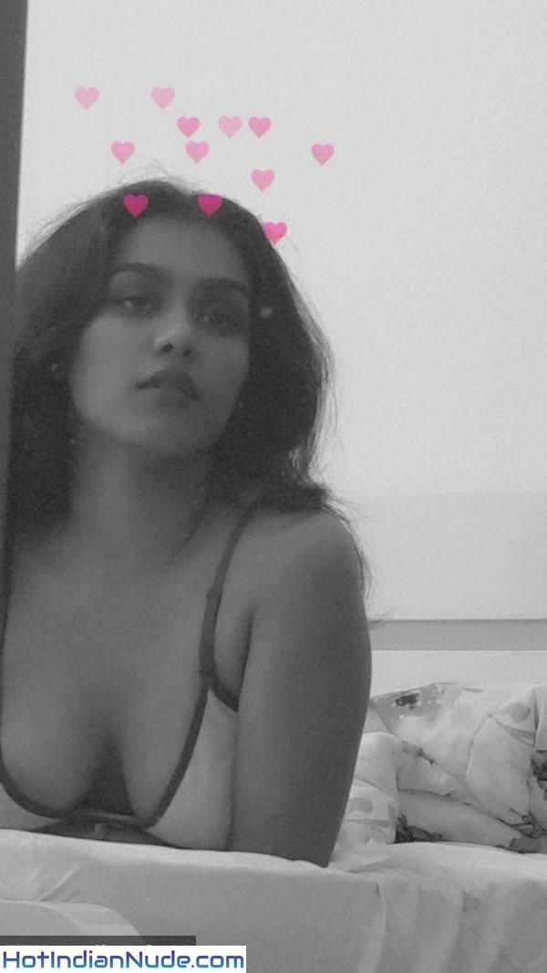 Desi Slim Girl Snapchat Leaked Nude Pics