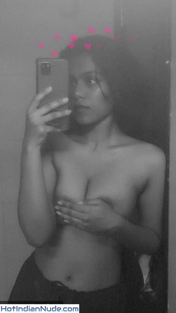 Desi Slim Girl Snapchat Panty Pics