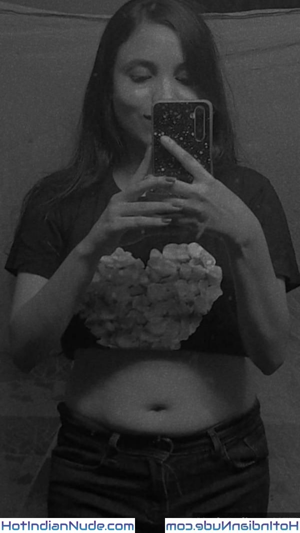 Desi Teen Chuchi aur Doodh ki Nangi Photos - Chut aur Gaand ki Selfies
