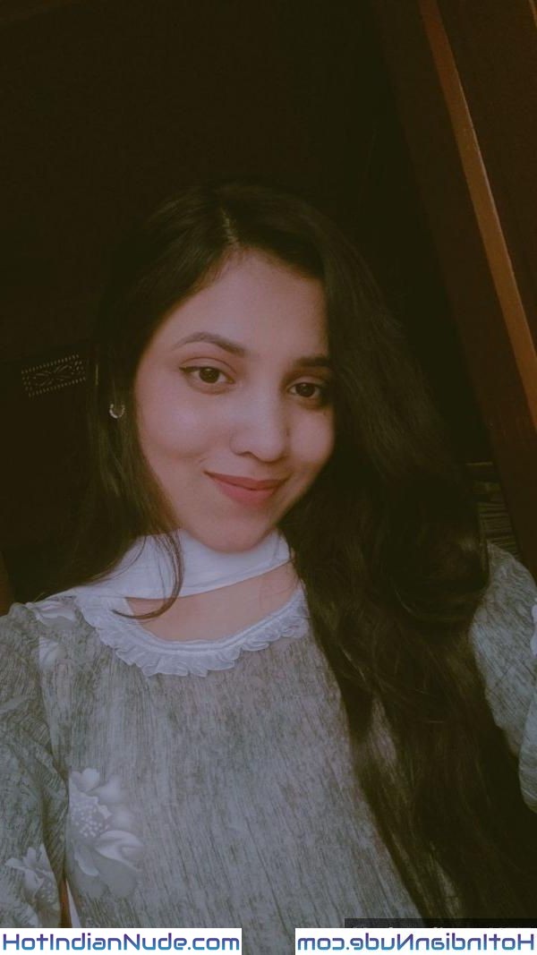 Desi Teen Chuchi aur Doodh ki Nangi Photos - Chut aur Gaand ki Selfies