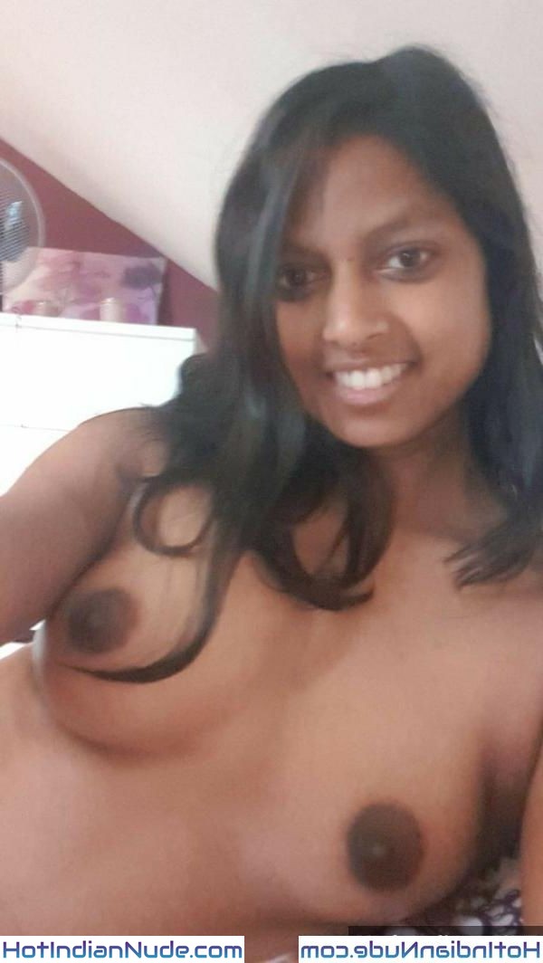 Desi Teen Chuchi aur Doodh ki Nangi Photos - Chut aur Gaand ki Selfies