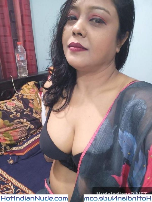 Dilli Ki Horny Busty Babes Nude Photos
