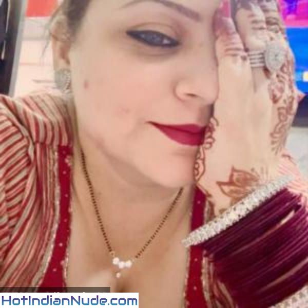 Garam Delhi Bhabhi Nude Desi Girls Photo