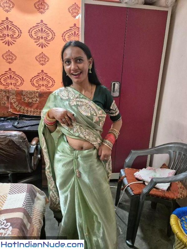 Gujju Bhabhi Nangi Hot Aunty Nude Images