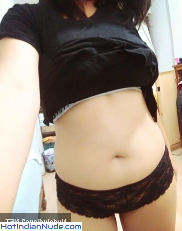 Horny Desi Punjabi Shaved Pissy