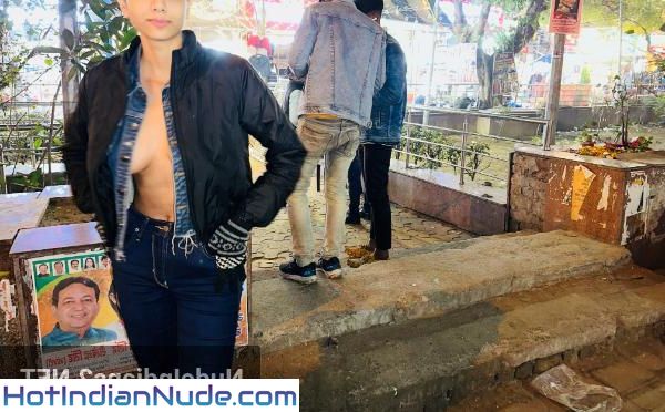 Indian Gamer Girl Hotels With Bathtub In Chandigarh