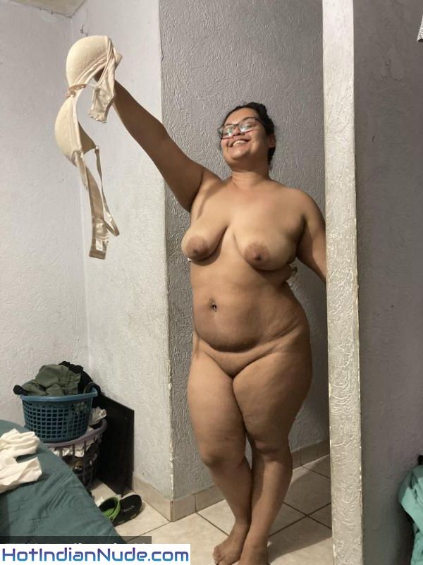 Hot sexy nude wives