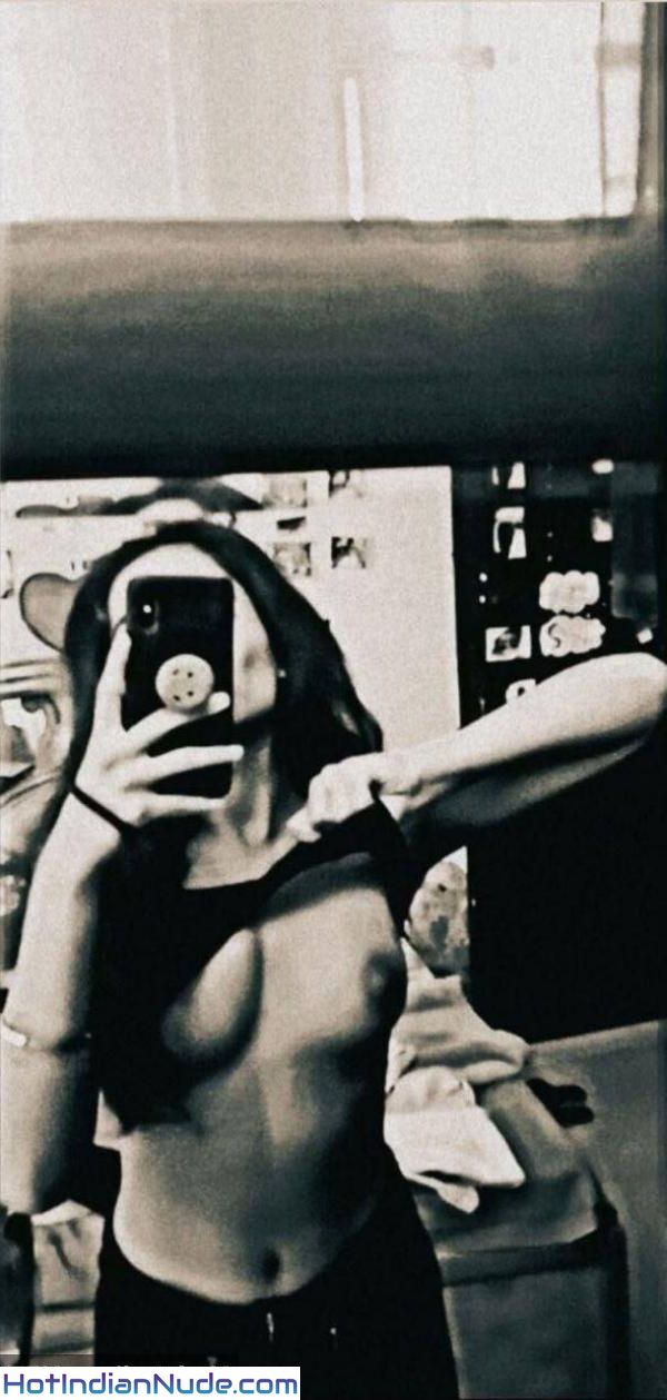 Big boob selfie nude