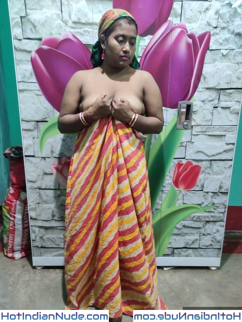 Kolkata sexy Bengali aunti xxx photos in sexy outfits - XXX