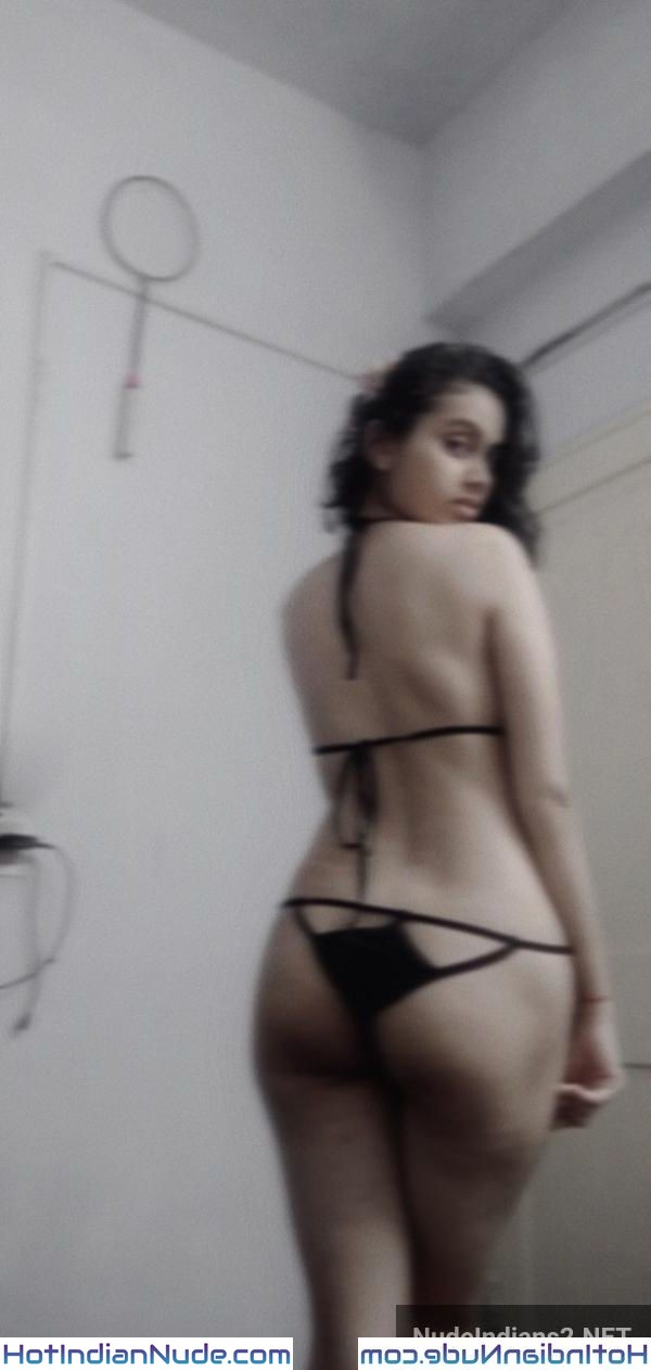 Malayali Nangi Ladki Badi Chuchi Pics - Full Body Show Exposed