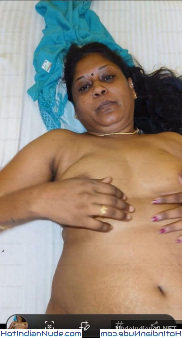 Mature mallu full nangi bhabhi photos - Chudai with office clerk