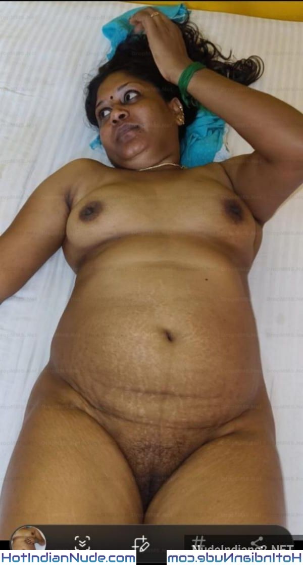 Mature mallu full nangi bhabhi photos - Chudai with office clerk