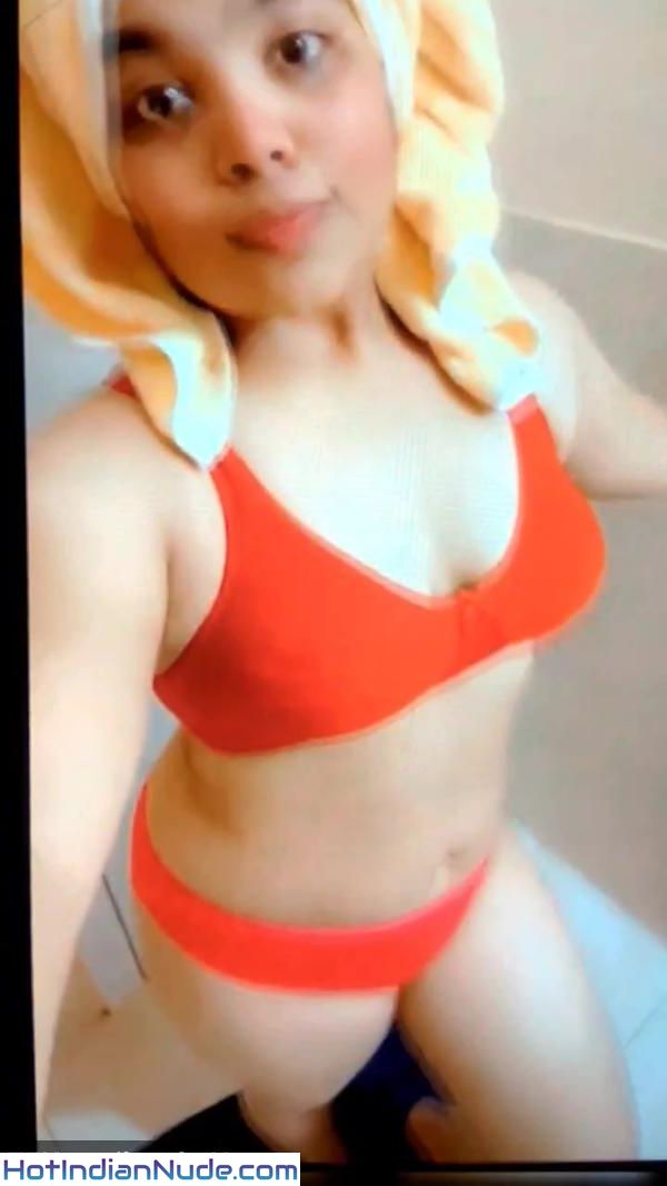 Hot aunty hot boobs