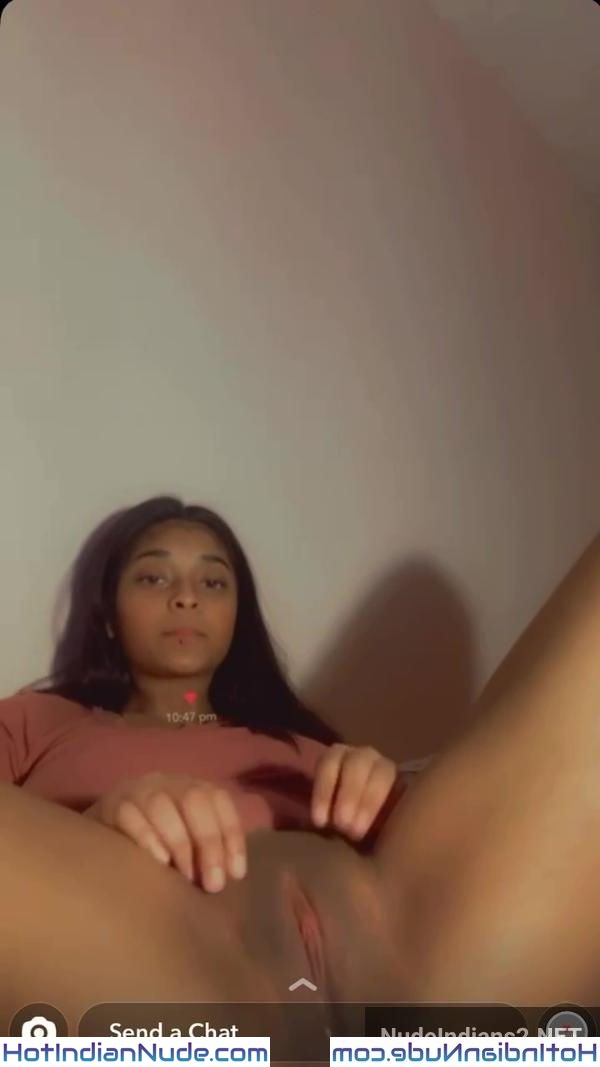 Mumbai Ladki Radhika Mallu Aunty Breast