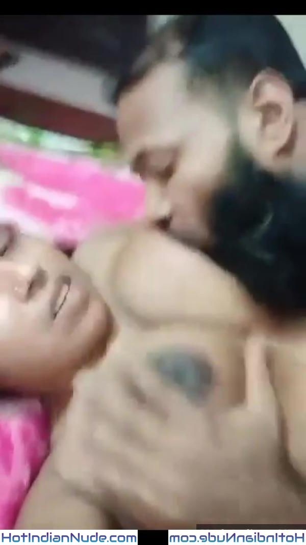 Mumbai Muslim Bhabhi Moms Tits Pic