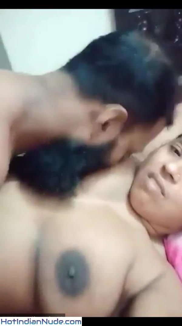 Mumbai Muslim Bhabhi Round Ass Pornpics