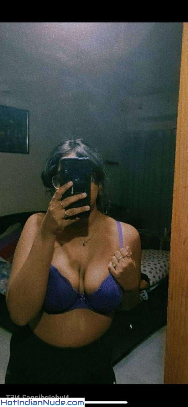Mumbai Nangi Chuchi Desi Aunty Photo